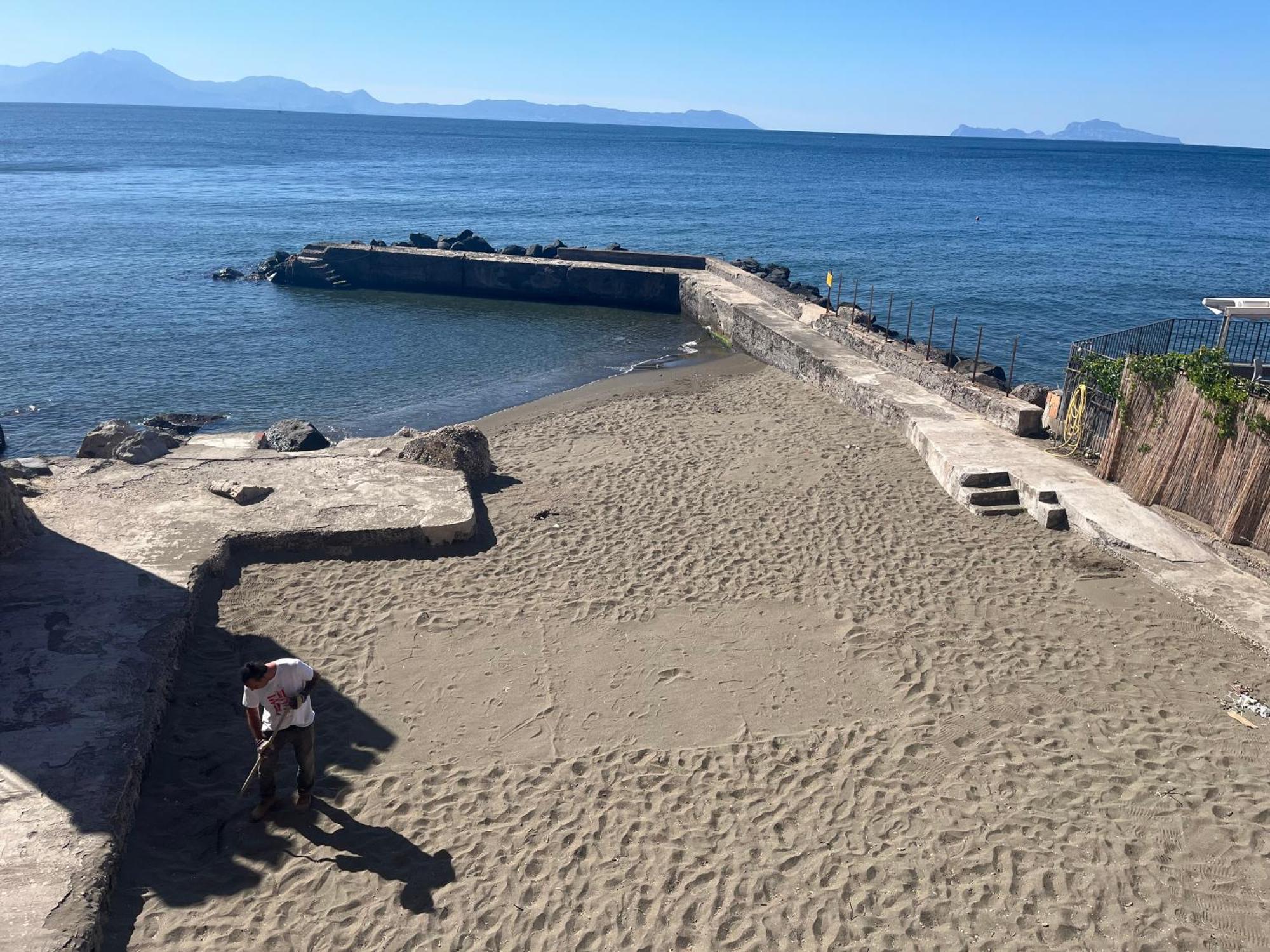 La Casetta Con La Spiaggia Napoli Eksteriør billede
